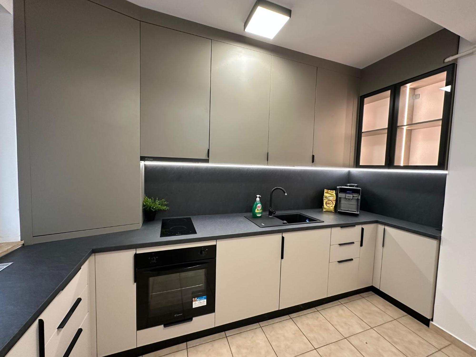 Centru Unirii Luxury Vip Palmier Apartament 2 Camere Cu Terasa Exterioara Amenajata ! Parcare Subterana Privata Climatizata Si Supravegheata Video Dar Doar Cu Rezervare In Limita Locurilor Disponibile !Proprietate In Regim Hoteliep - Nu Are Bucatarie Bucarest Exterior foto